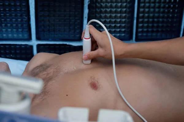 Concepto Prueba Ultrasonido Médico Con Dispositivo Ultrasonografía Una Mano Comprueba —  Fotos de Stock