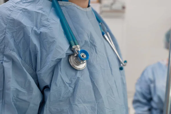 Médecin Avec Stéthoscope Hôpital Debout — Photo