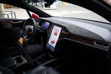 Tesla imalat Frankfurt