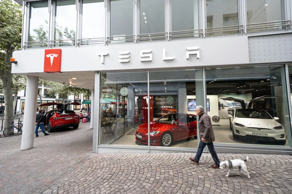 Tesla maschinenbau in frankfurt — Stockfoto