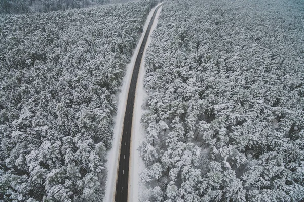 Carretera, escena de invierno, vista aérea — Foto de Stock