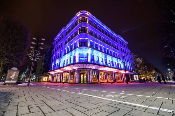 Illuminated building in Kaunas city center — Stock Photo, Image