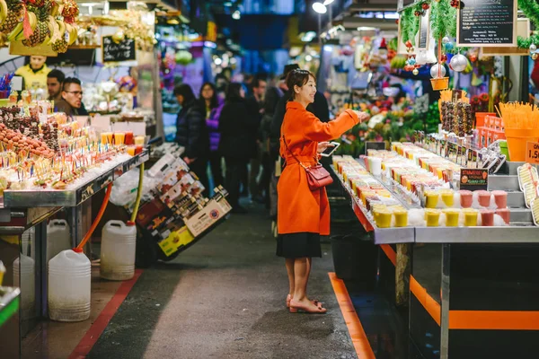 Mercado La Boqueria em Barcelona, Espanha — Fotografia de Stock