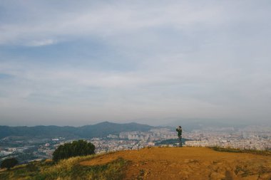 İnsanlar izlerken Barcelona Panoraması