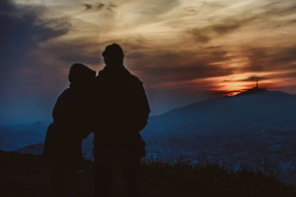 İnsanlar izlerken Barcelona Panoraması — Stok fotoğraf