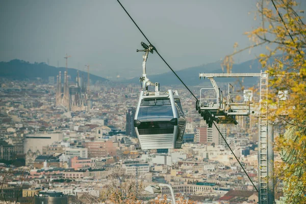 Ropeway καλωδίων αυτοκινήτων στη Βαρκελώνη — Φωτογραφία Αρχείου