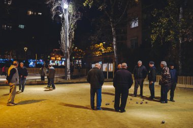 Petank Barcelona'da kişi oynamak