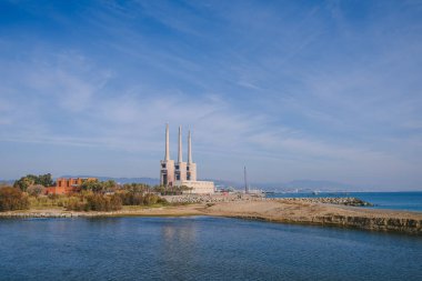 Eski termik santral, Barcelona üç baca