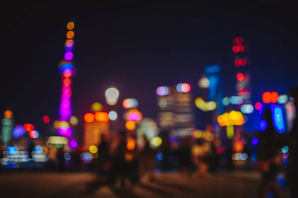 Шанхай в ночное время, дефокусированный вид — стоковое фото