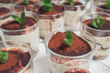 İtalyan tiramisu tatlısı