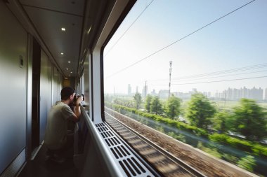 Tren penceresinden Şanghay