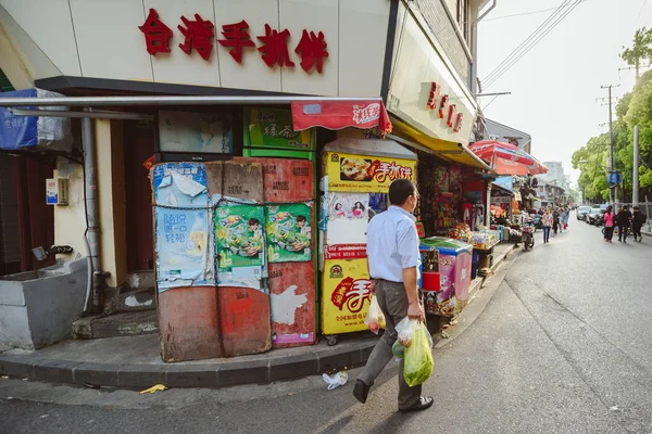 Straßenleben in Shanghai, China — Stockfoto