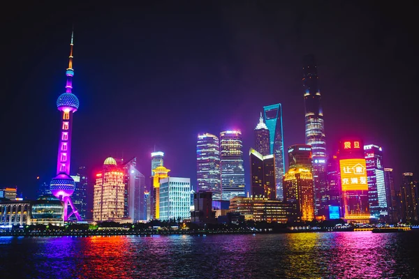 Shanghai pada malam hari — Stok Foto