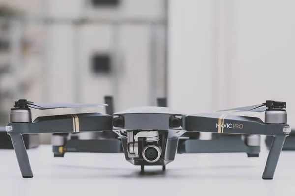 DJI Mavic Pro quadcopter drone — стокове фото