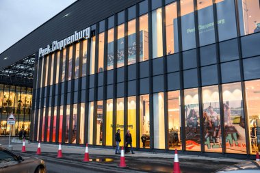 Göz ve Cloppenburg mağaza