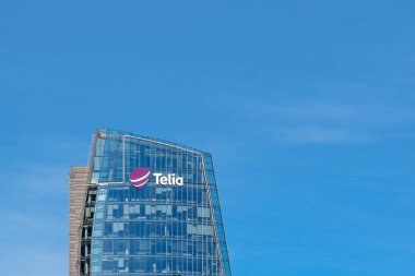 Vilnius, Litvanya - 27 Mayıs 2017: Telia ve Huawei binalar Vilnius, Litvanya