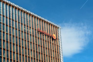 Vilnius, Litvanya 12 Mayıs 2017: Swedbank office dış. Ekliyoruz bireysel bankacılık, varlık yönetimi sunan Ab, Stokholm, temel Nordic Baltic Bankacılık grubunun ve finansal