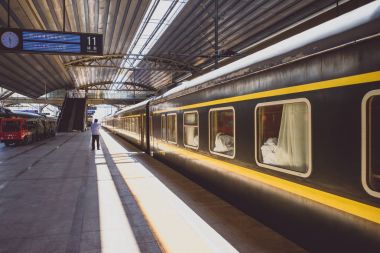 Eski şehir içi tren Pekin tren istasyonu