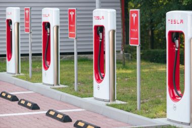 Tesla Supercharger istasyonu
