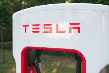 Tesla Supercharger istasyonu