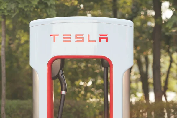 Tesla Supercharger station — Stock Photo, Image