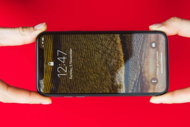 Elinde yeni Apple Iphone X amiral gemisi smartphone holding
