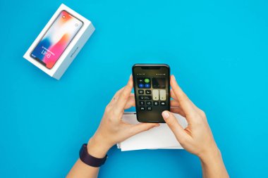 Yeni bir Apple Iphone X amiral gemisi smartphone unboxing