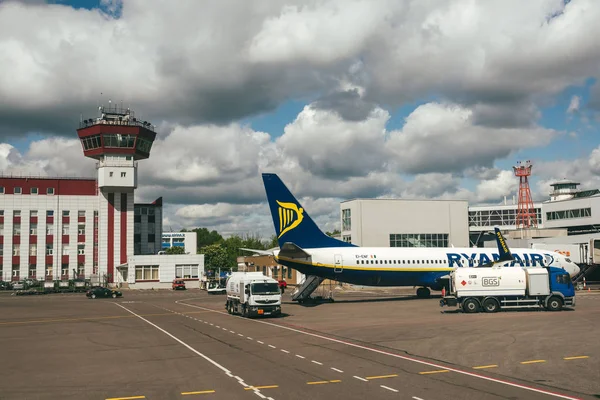 Самолёты RYANAIR Boeing 737-8AS — стоковое фото