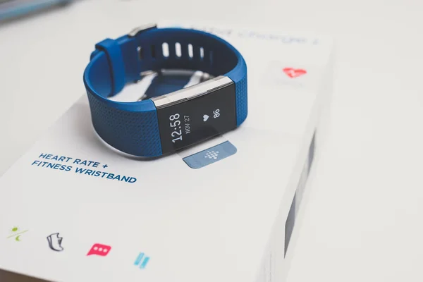 Carga de Fitbit de unboxing 2 — Foto de Stock