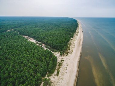 Cape Kolka, Baltık Denizi, Letonya Hava görünümünü. Yaz görünümü.