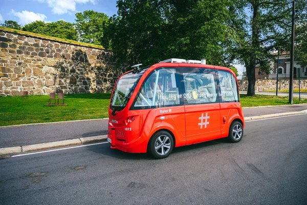 Autonomiczny autobus Navya Autonom Shuttle — Zdjęcie stockowe