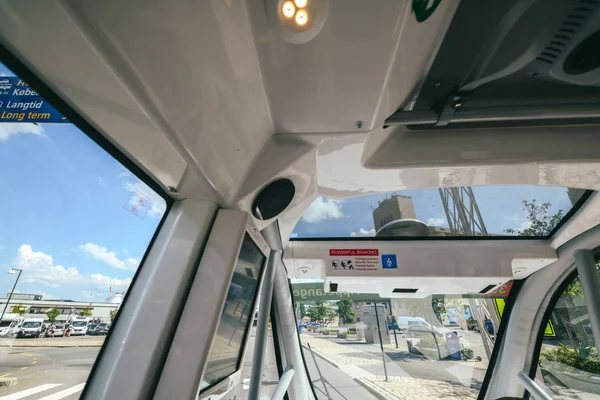 Автономний автобус Navya Autonom Shuttle — стокове фото