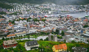 Kent manzarası Floyen Dağı, Bergen, Norveç