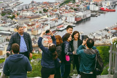 Kent manzarası Floyen Dağı, Bergen, Norveç