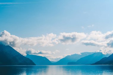 Hornindalsvatnet Norveç ve Avrupa 'nın en derin gölüdür.
