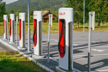 Tesla Supercharger istasyonu