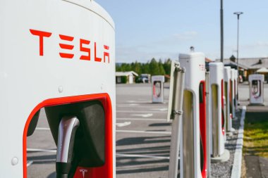 Tesla Supercharger istasyonu