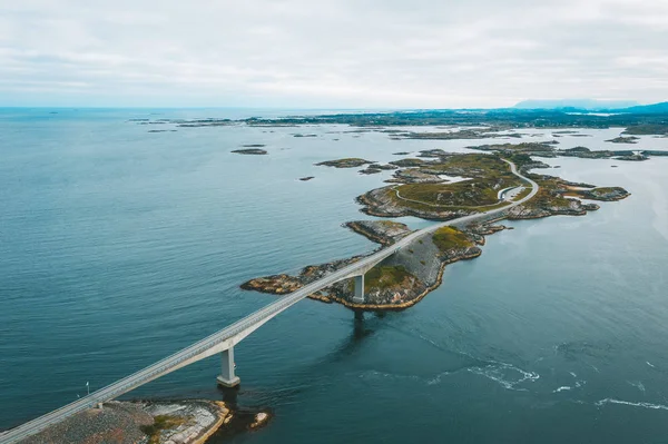 Drone vue aérienne de la route de l'océan Atlantique, Norvège — Photo