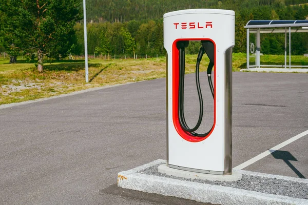 Tesla supercharger station — Stock Photo, Image