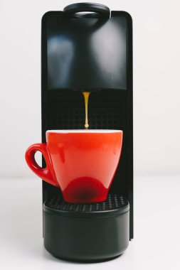 Kahve espresso makinesi ile yapma