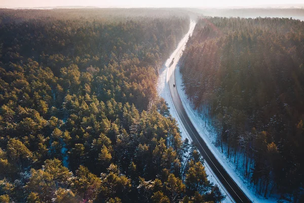 Vista aérea de carretera nevada, Lituania — Foto de Stock