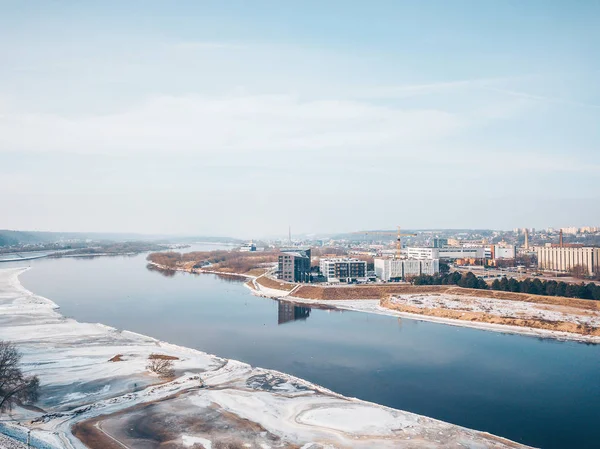 Зима в старом городе Каунаса, Литва — стоковое фото