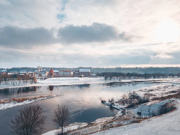 El casco antiguo de Kaunas en el día de invierno — Foto de Stock
