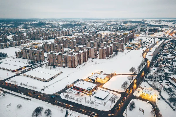 Город после сильного снега — стоковое фото