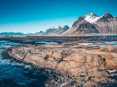 Vesturhorn Dağı ve siyah kum tepeleri, İzlanda