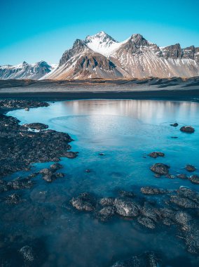 Vesturhorn Dağı ve siyah kum tepeleri, İzlanda