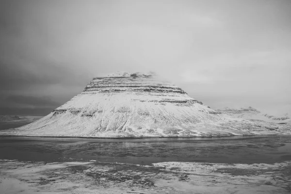 겨울, 아이슬란드에에서 Kirkjufell 산 — 스톡 사진