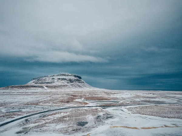 Kirkjufell montagna in inverno, Islanda — Foto Stock
