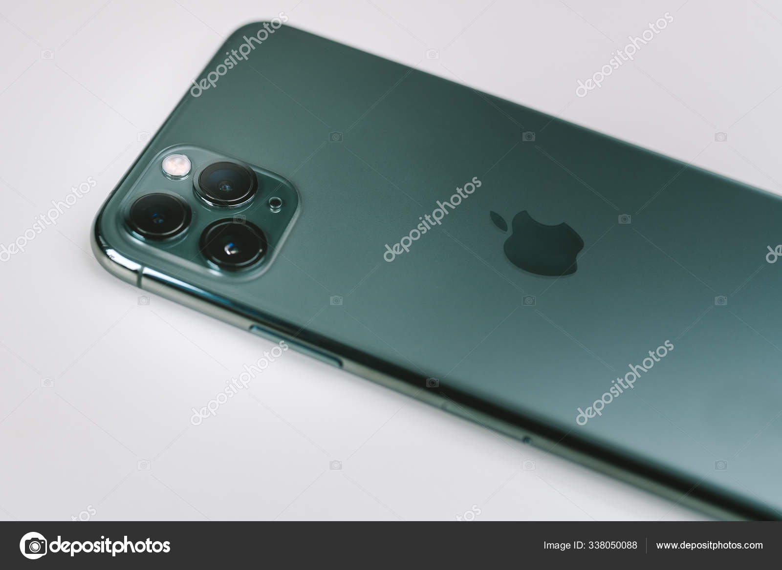 Apple Iphone 11 Pro Max With Triple Camera Stock Editorial Photo C Afotoeu