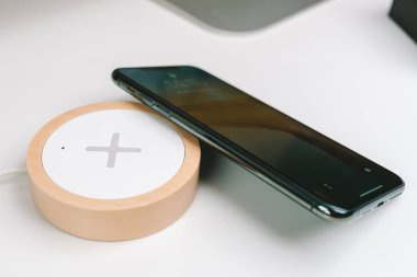 Yeni bir sancak gemisi Apple iPhone 11 Pro Max açılıyor.